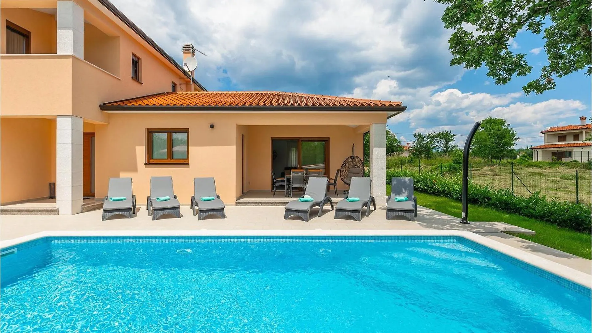 Villa Dora N Nedescina Croatia